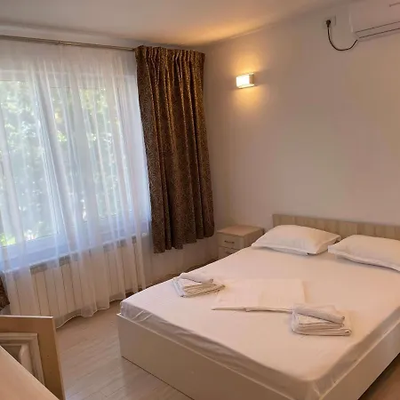 Regal Villa Mamaia