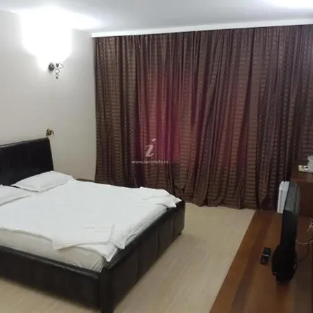 Regal Villa Mamaia